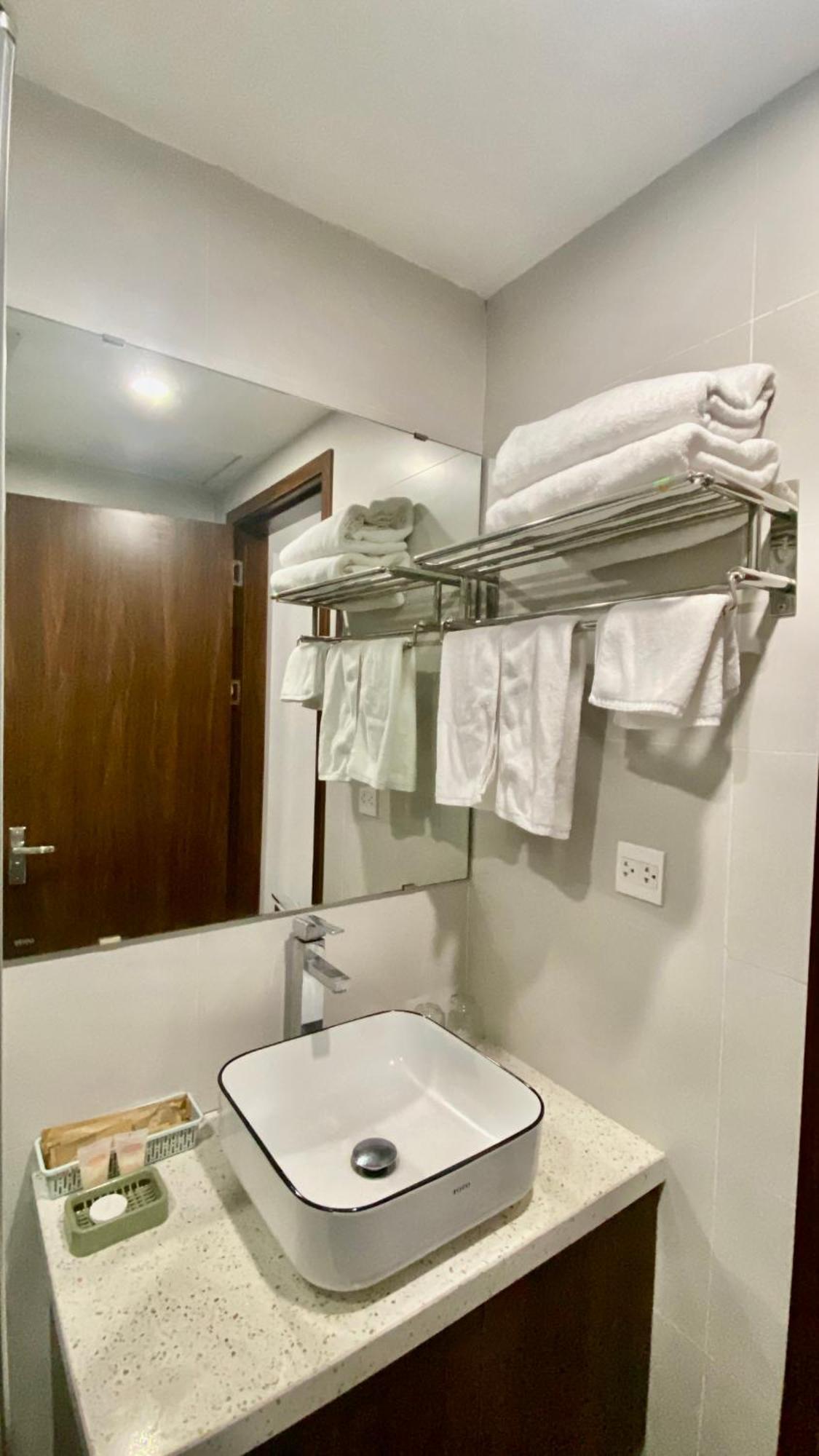 Wins Apartment Hanoi Bagian luar foto